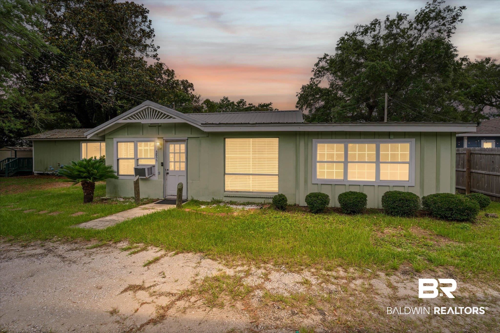 4855 Bay Circle 