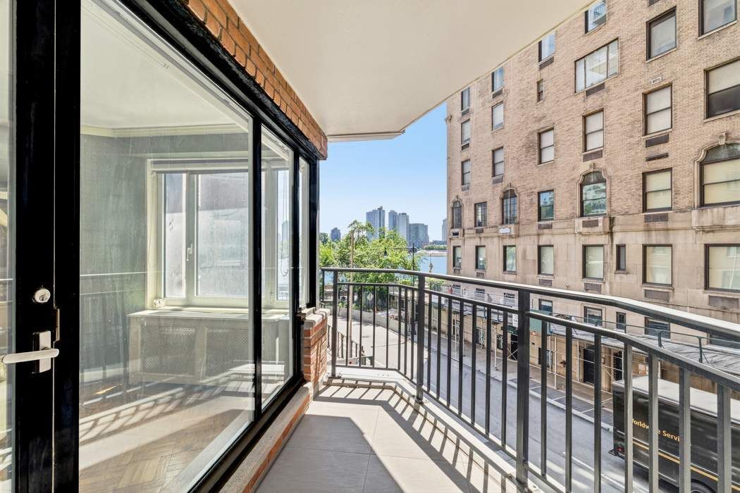 60 Sutton Place South 3BS Sutton Place New York NY 10022