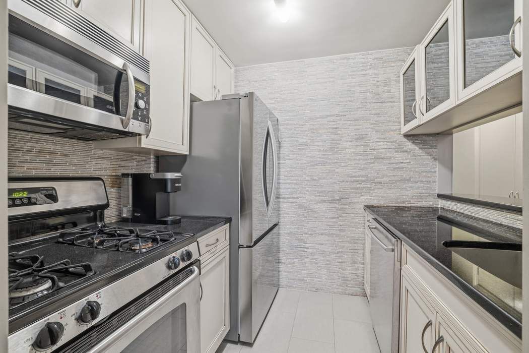 200 Rector Place Battery Park City New York NY 10280
