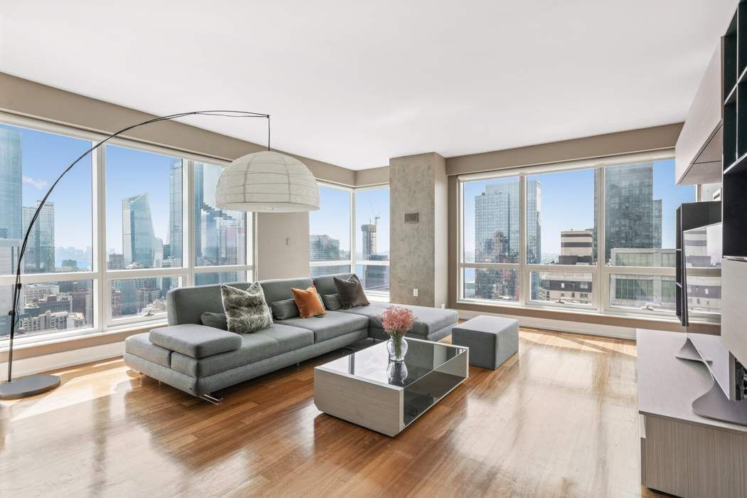 350 West 42nd Street Clinton New York NY 10036