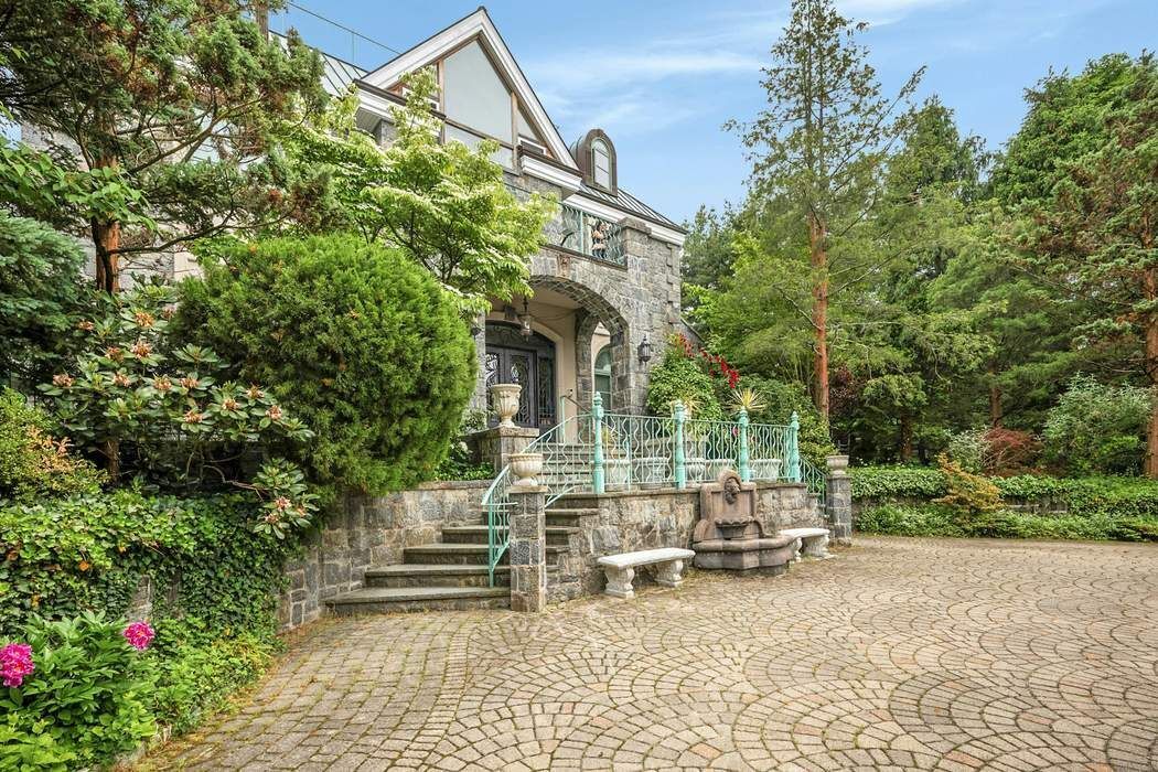 5440 Independence Avenue Riverdale Bronx NY 10471