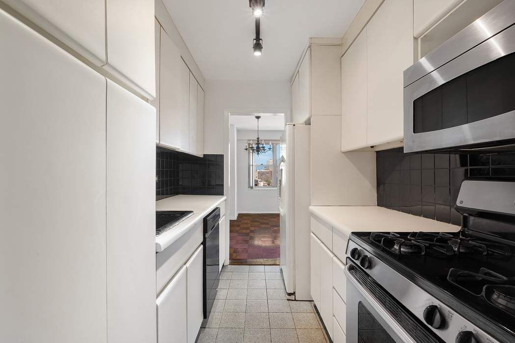 420 East 72nd Street 15L Upper East Side New York NY 10021