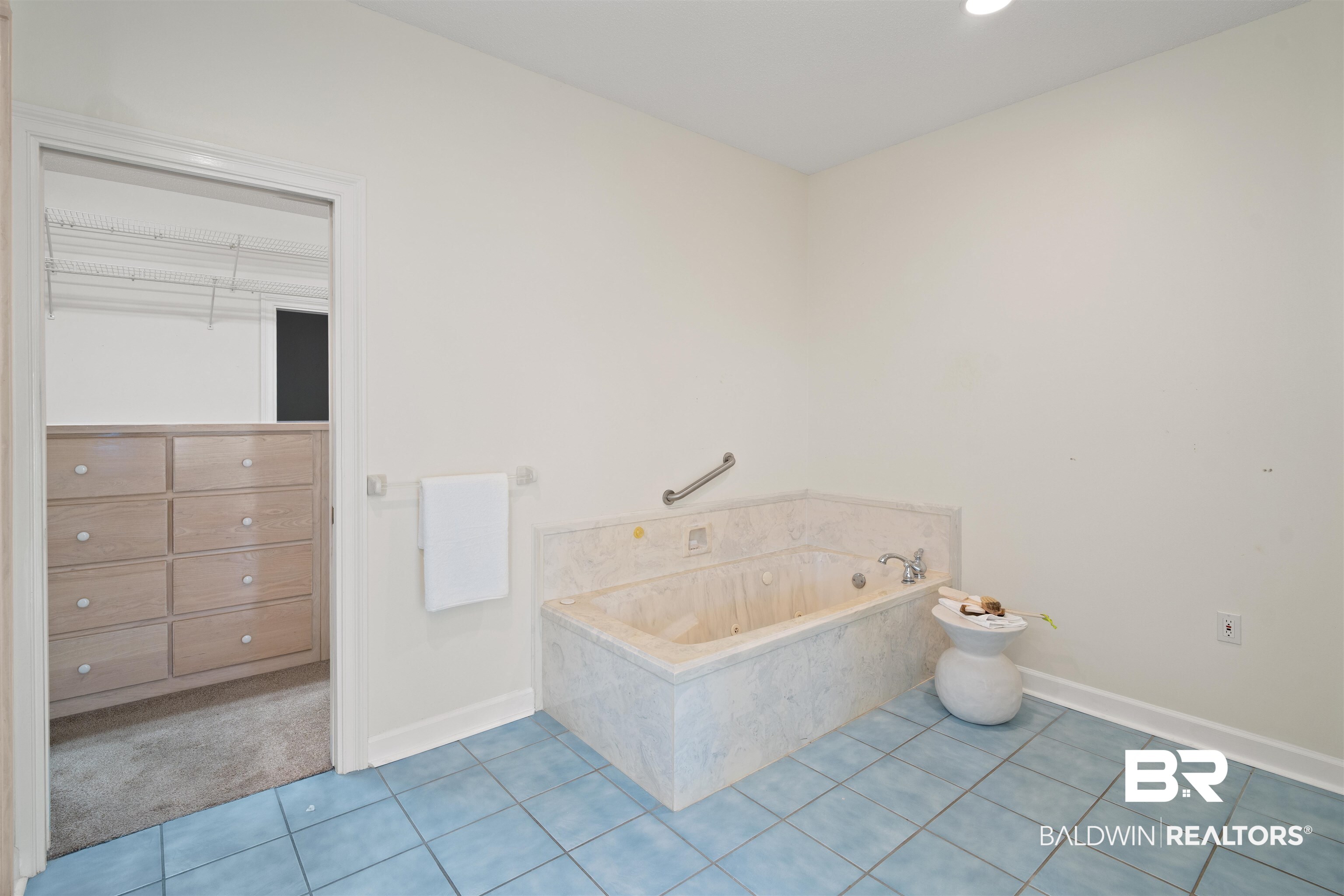 397628 | Photo 29