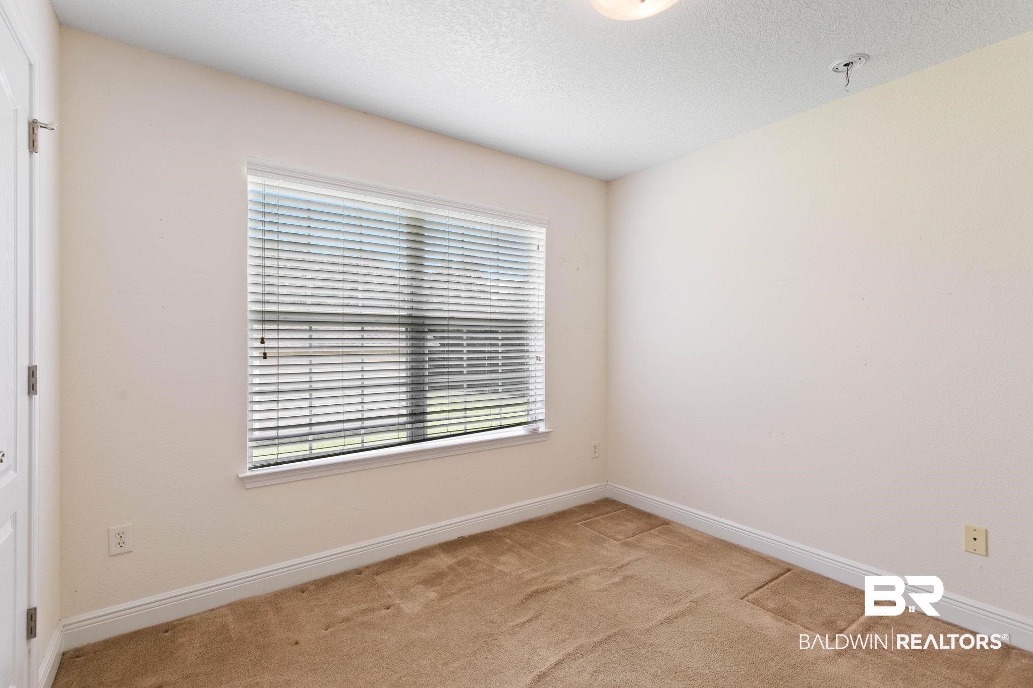397745 | Photo 28