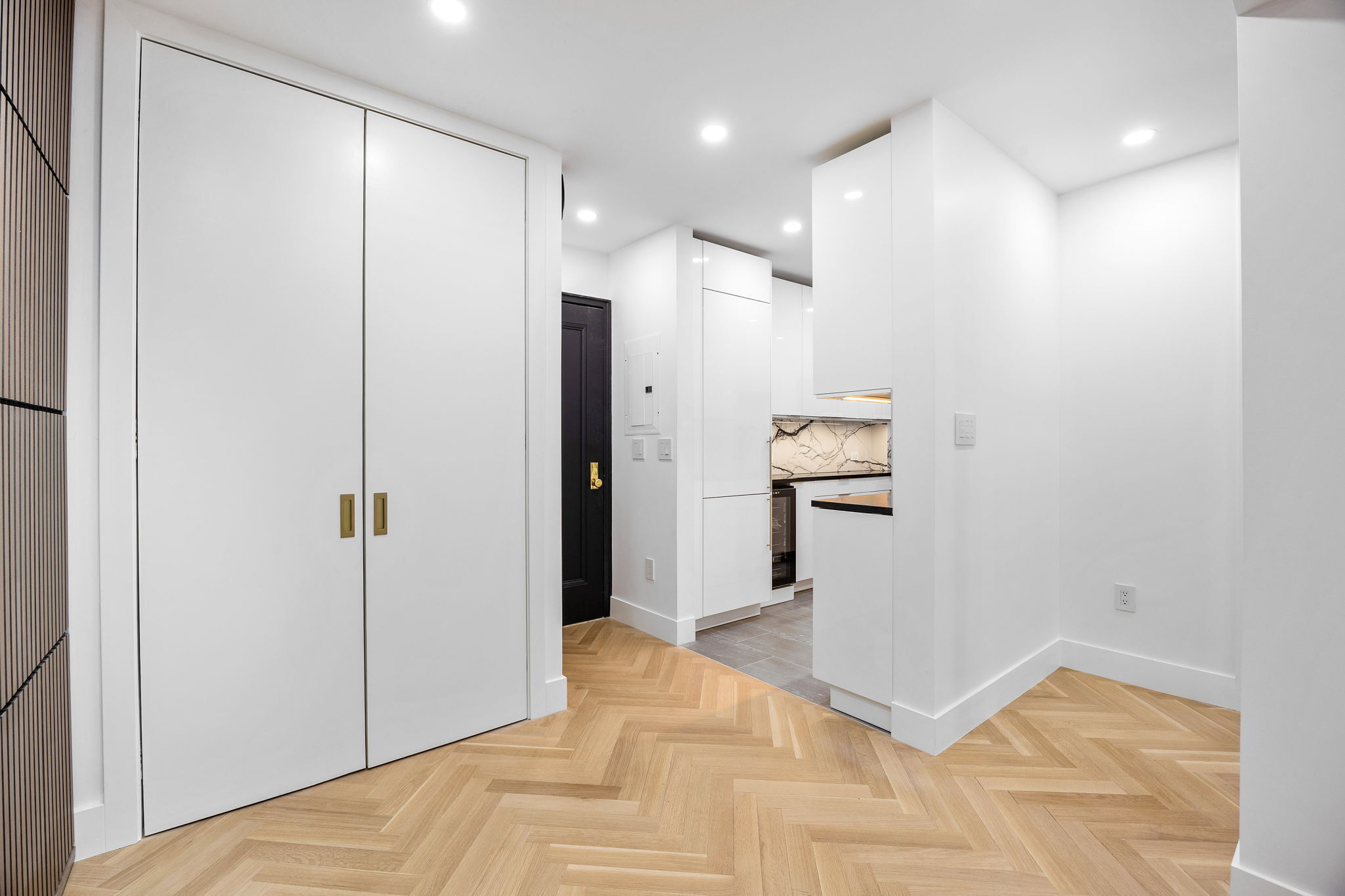 25 Minetta Lane 2F Greenwich Village New York NY 10012