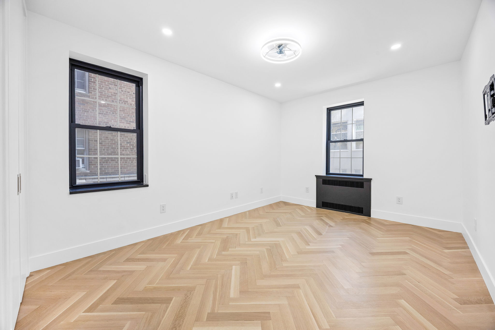 25 Minetta Lane 2F Greenwich Village New York NY 10012