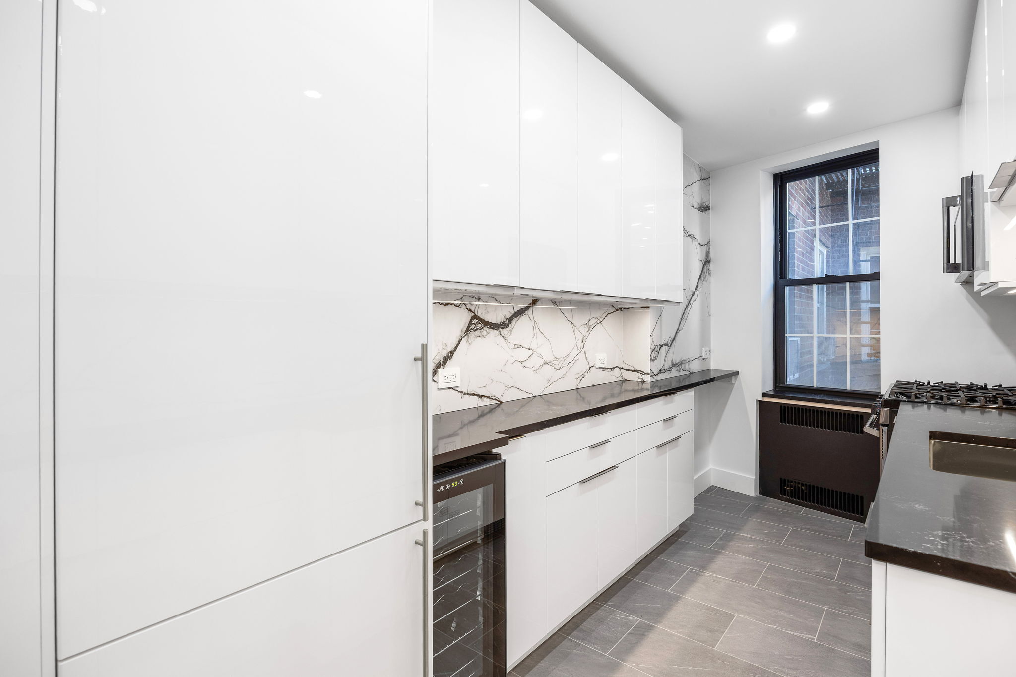 25 Minetta Lane 2F Greenwich Village New York NY 10012