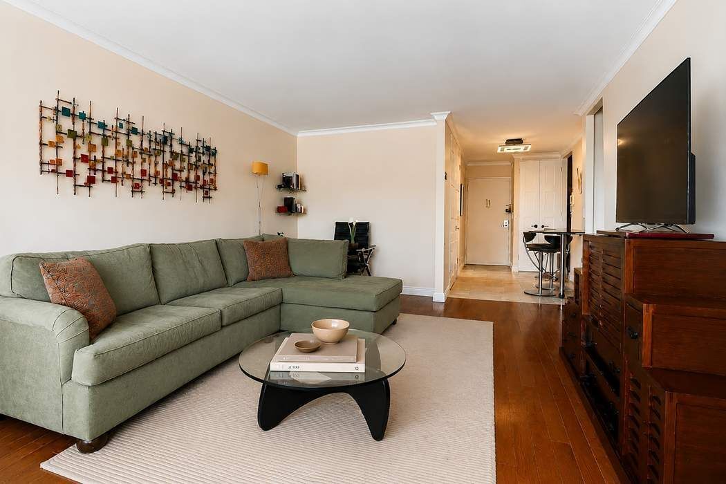 44 West 62nd Street 12F Lincoln Square New York NY 10023