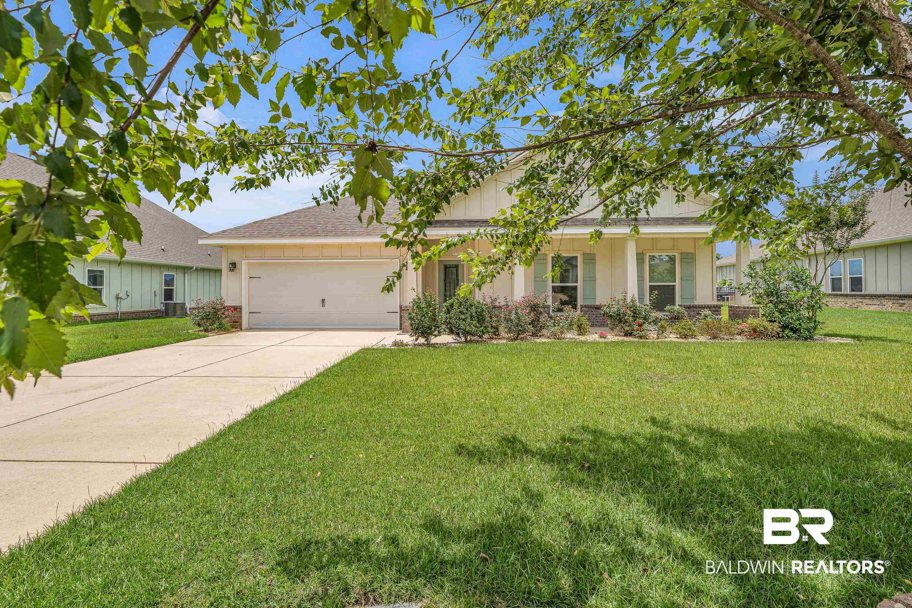 <p>Featured Listings&nbsp;</p>