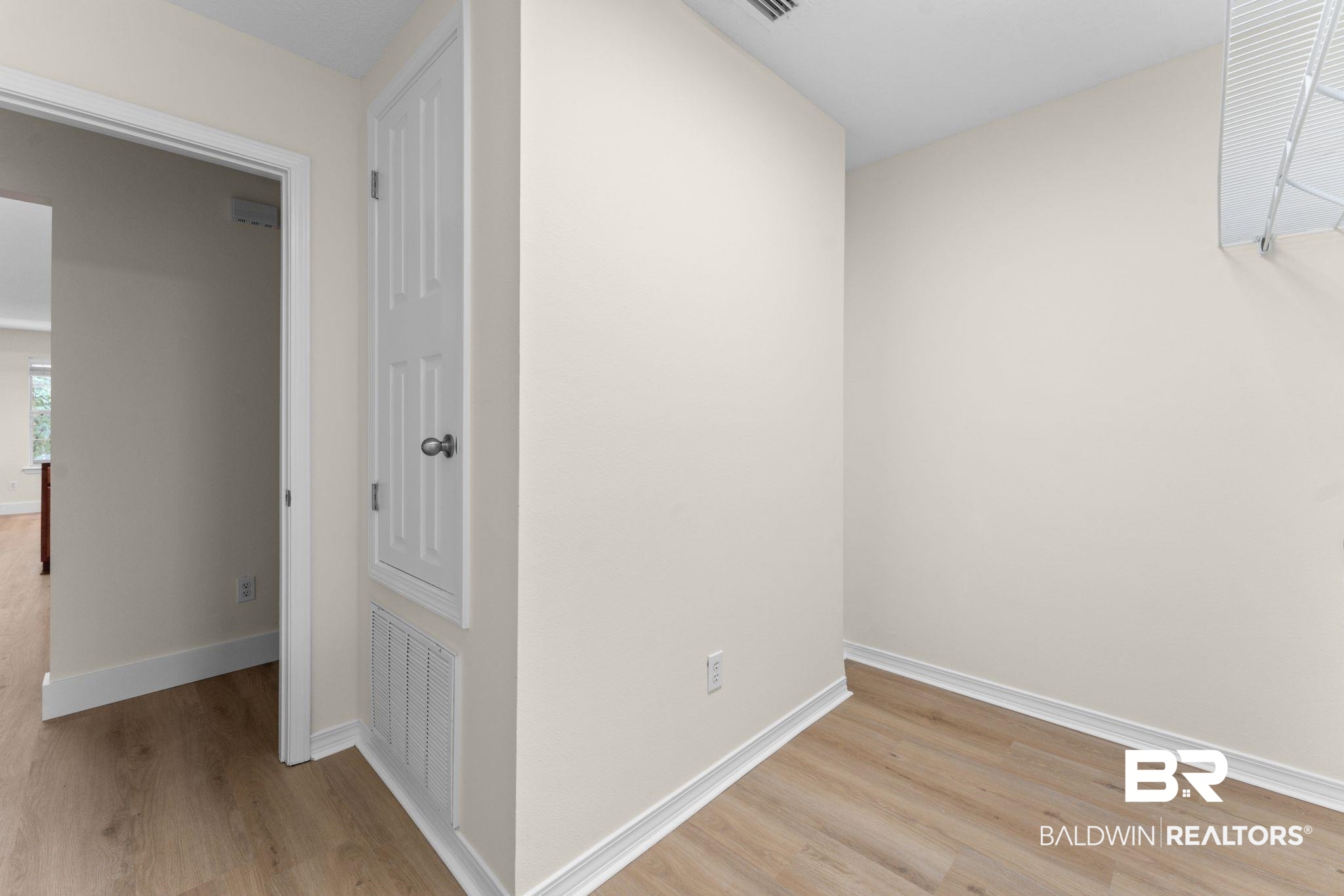 398010 | Photo 37
