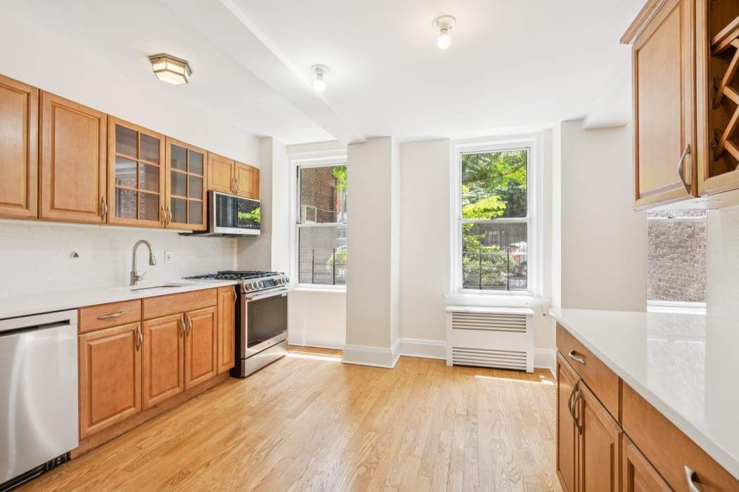 333 East 53rd Street 1F Sutton Place New York NY 10022