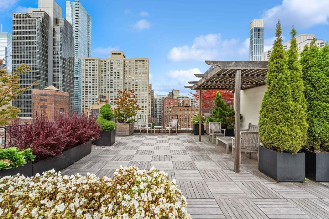 333 East 53rd Street 1F Sutton Place New York NY 10022