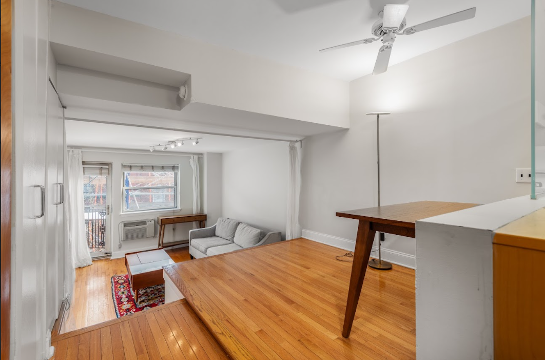 211 Thompson Street Greenwich Village New York NY 10012