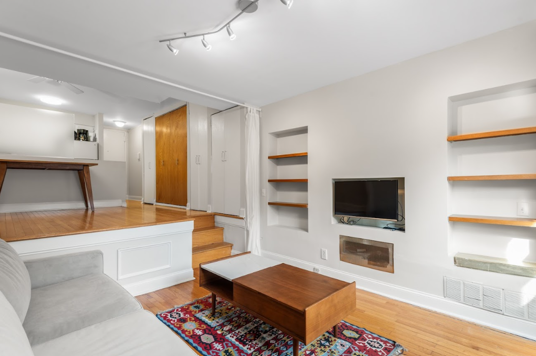 211 Thompson Street Greenwich Village New York NY 10012