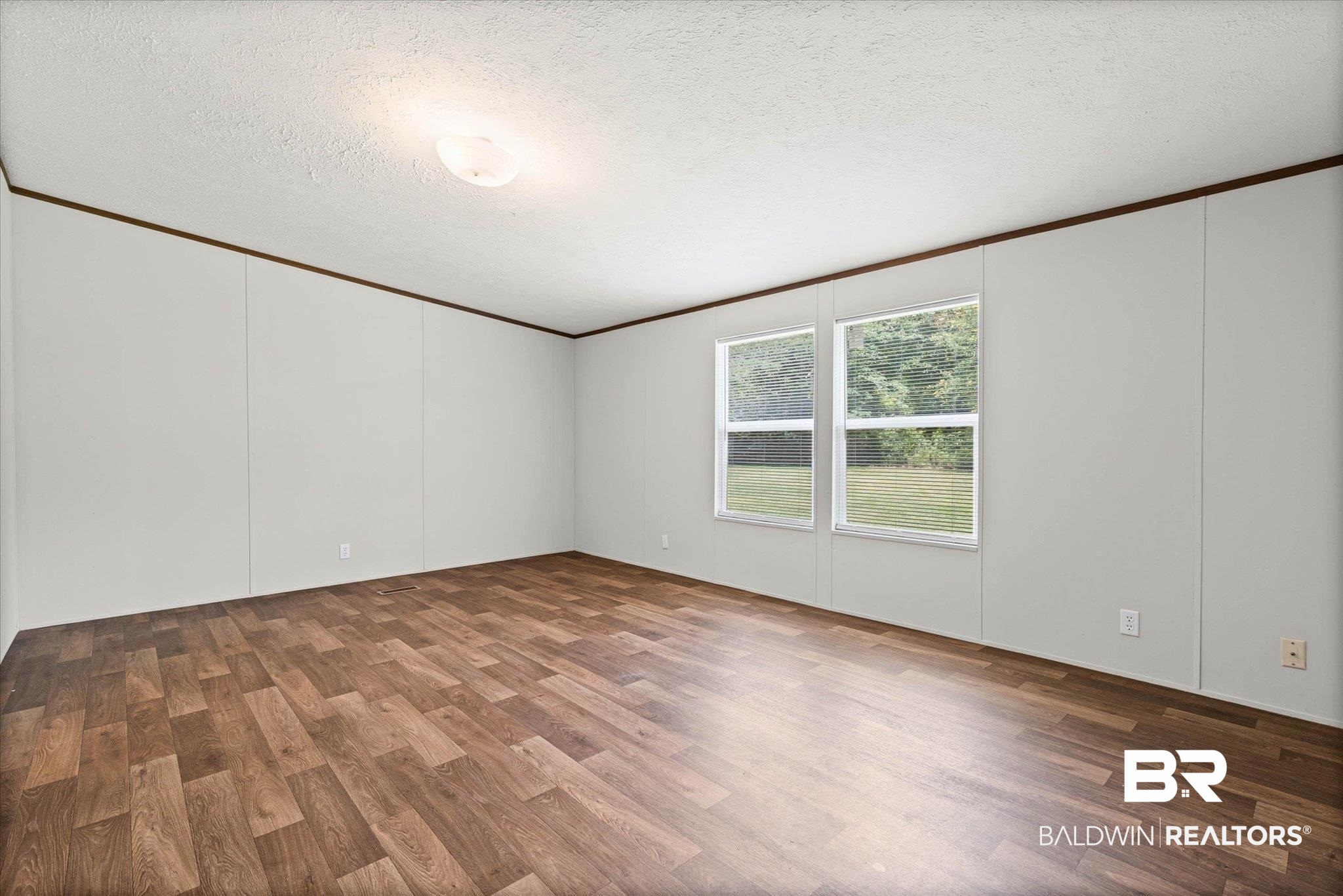 398093 | Photo 11