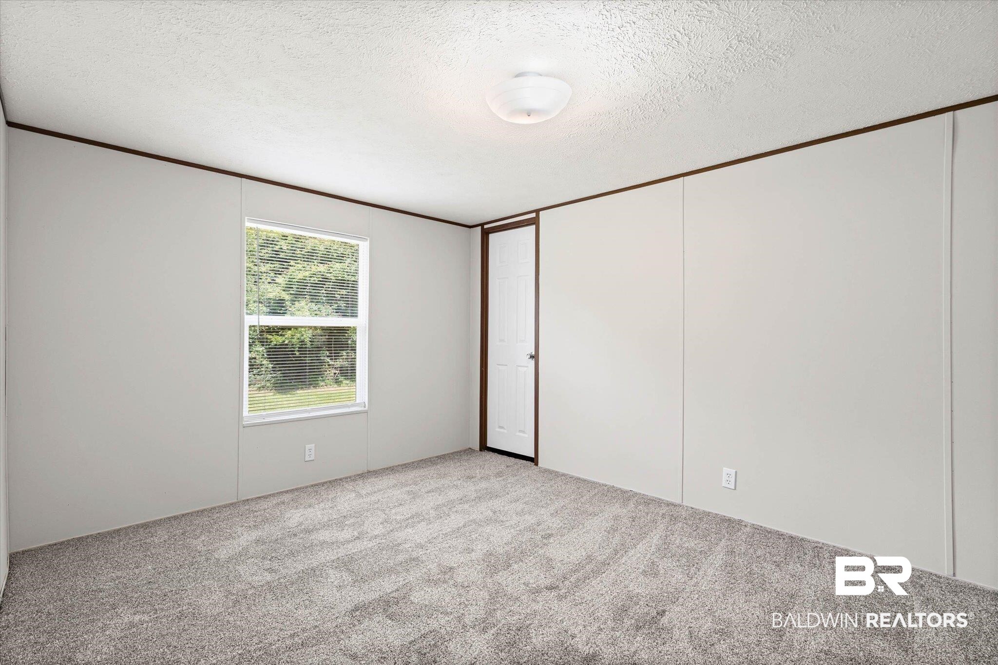 398093 | Photo 18