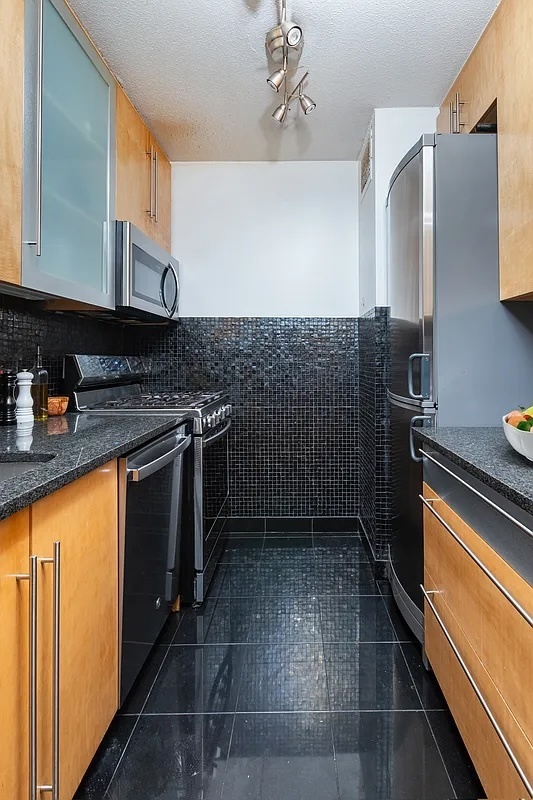 301 East 87th Street 8C Upper East Side New York NY 10128