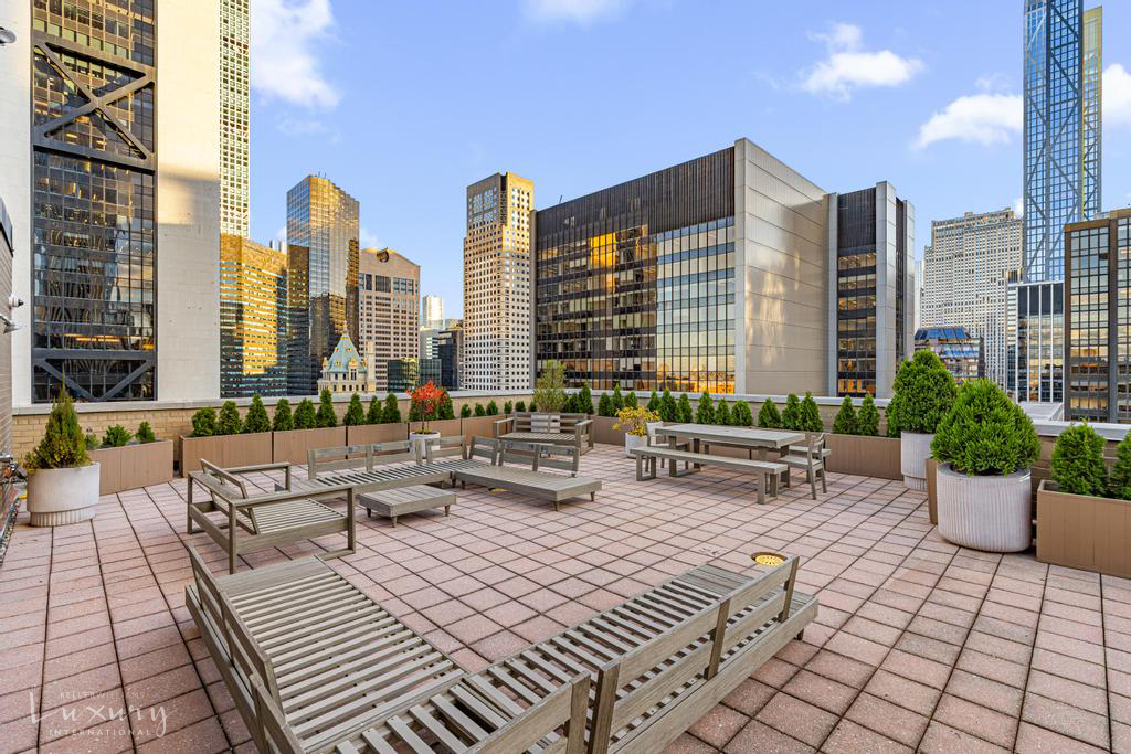 58 West 58th Street 19A Midtown West New York NY 10019
