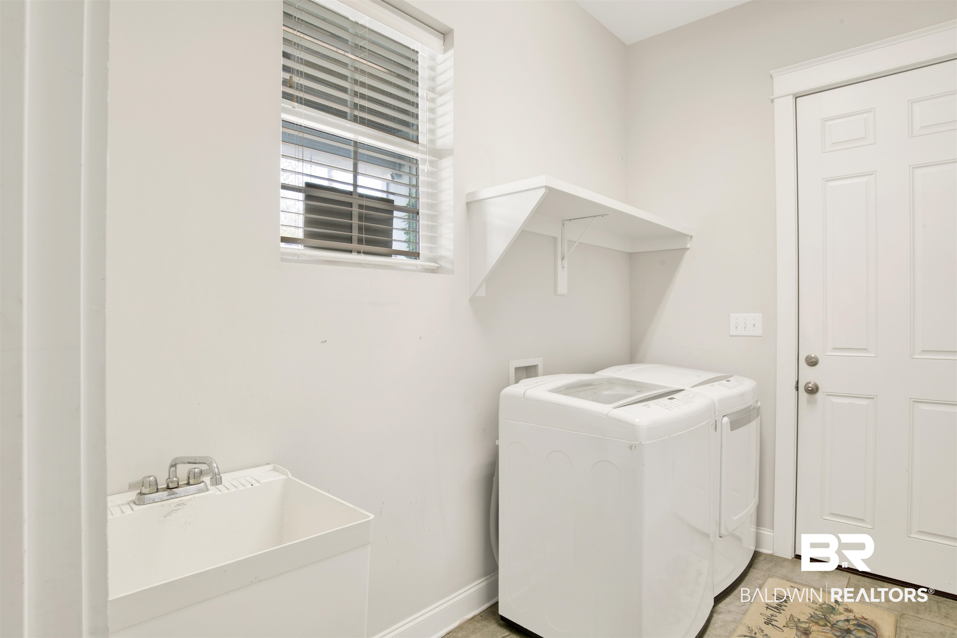 398178 | Photo 35