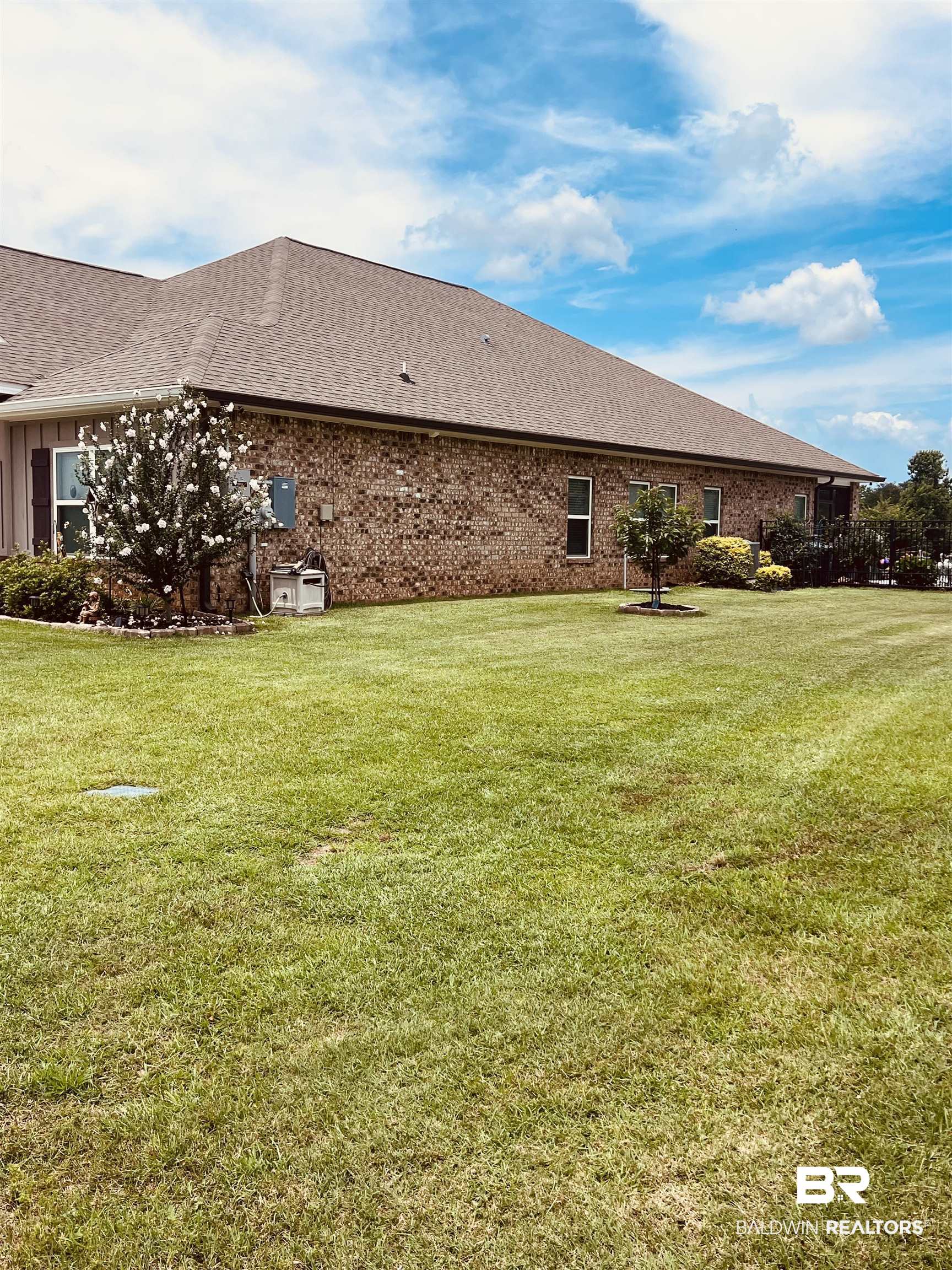 398304 | Photo 2