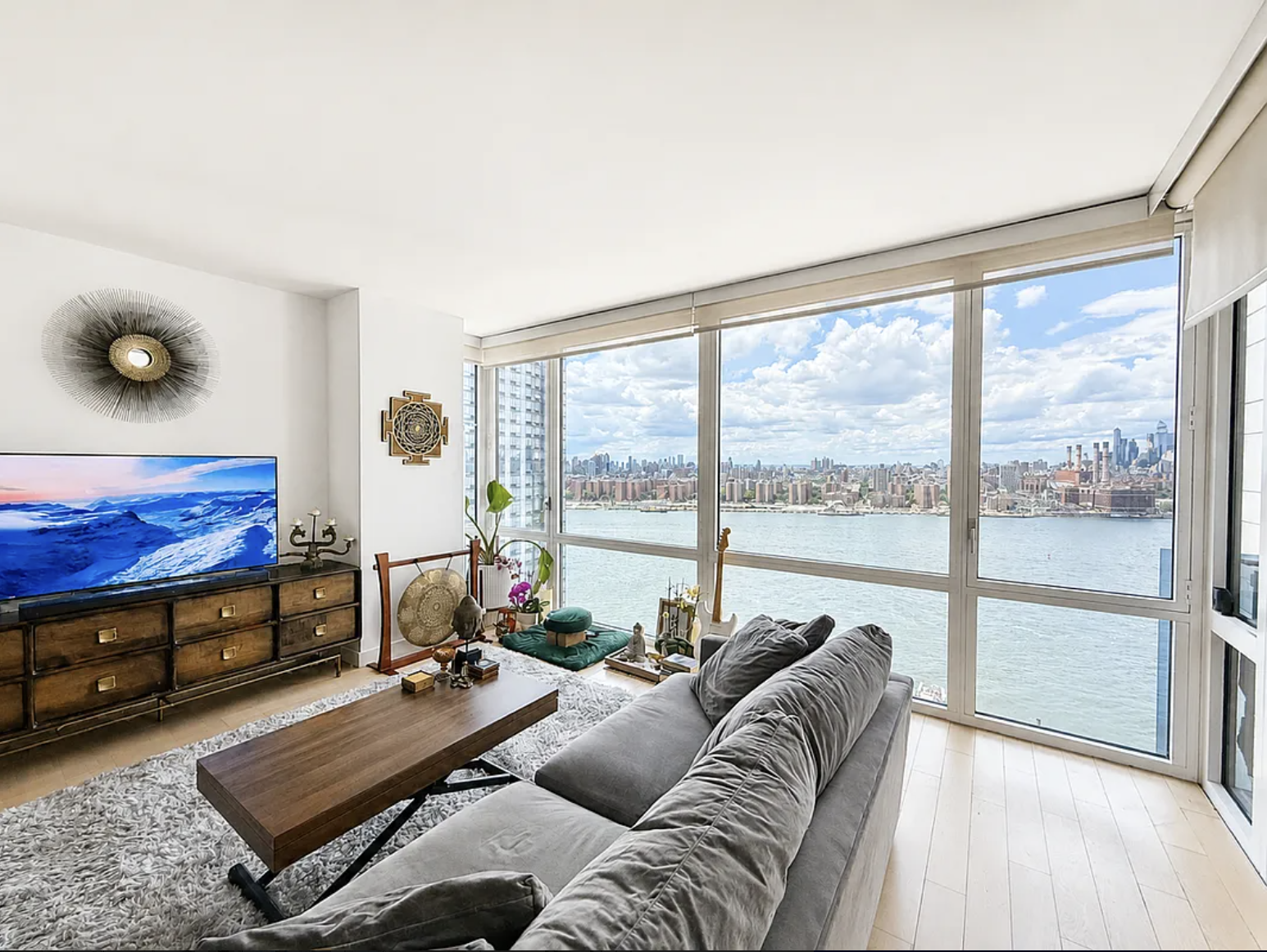 22 North 6th Street 25L Williamsburg Brooklyn NY 11249