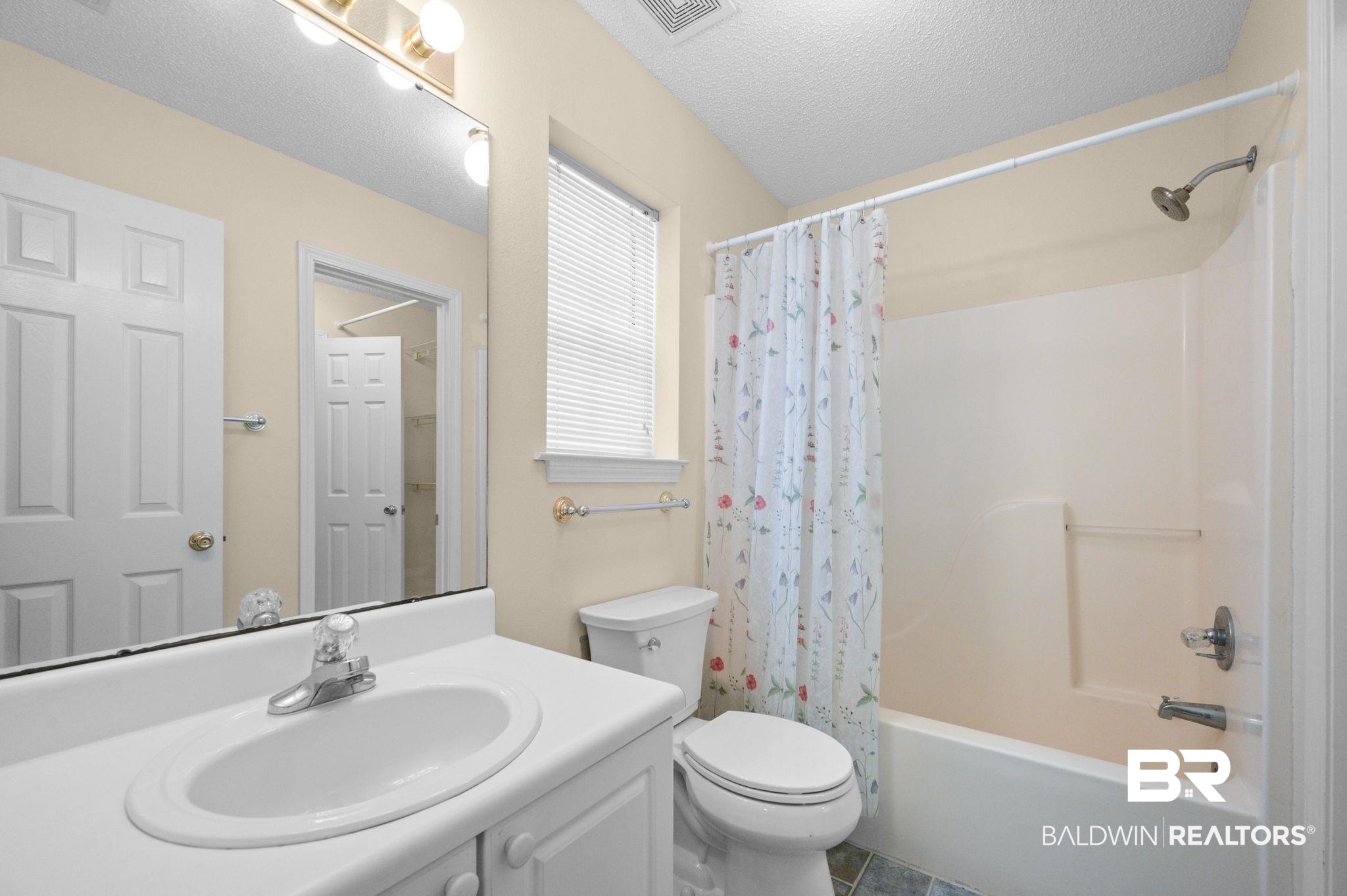 398141 | Photo 23
