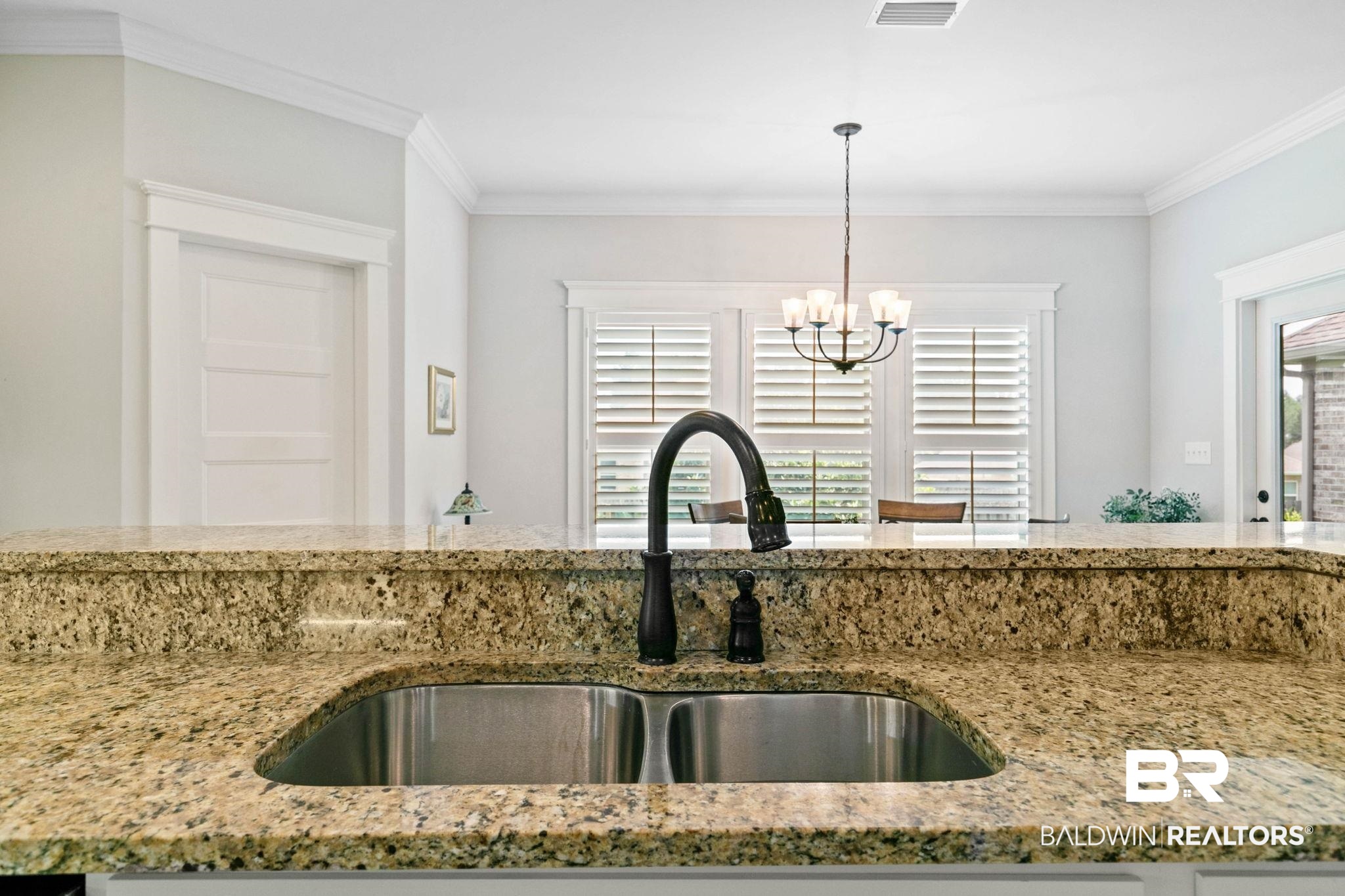 398438 | Photo 19