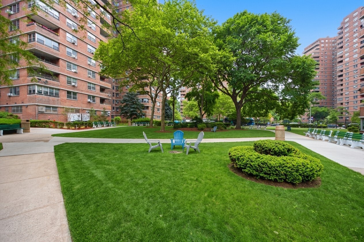 575 Grand Street E1505 Lower East Side New York NY 10002