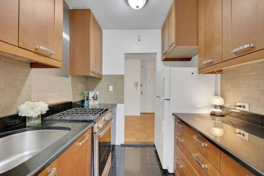 735 Kappock Street 2F Spuyten Duyvil Bronx NY 10463