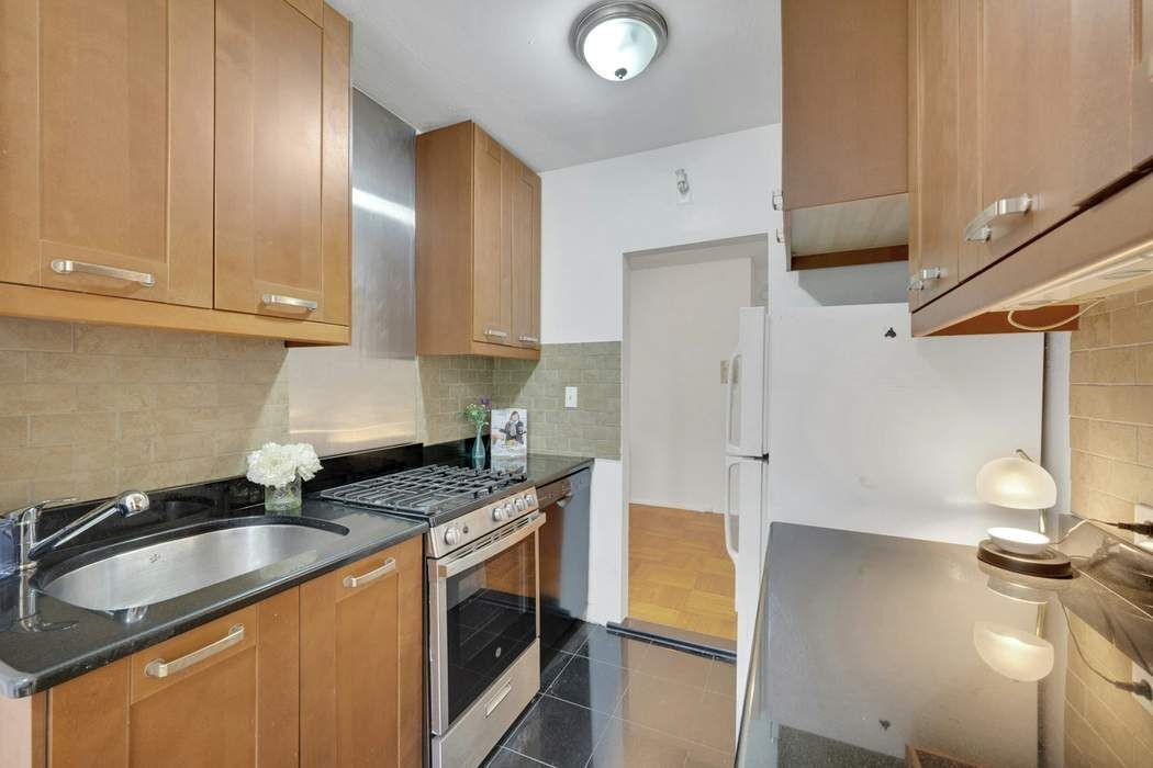 735 Kappock Street 2F Spuyten Duyvil Bronx NY 10463