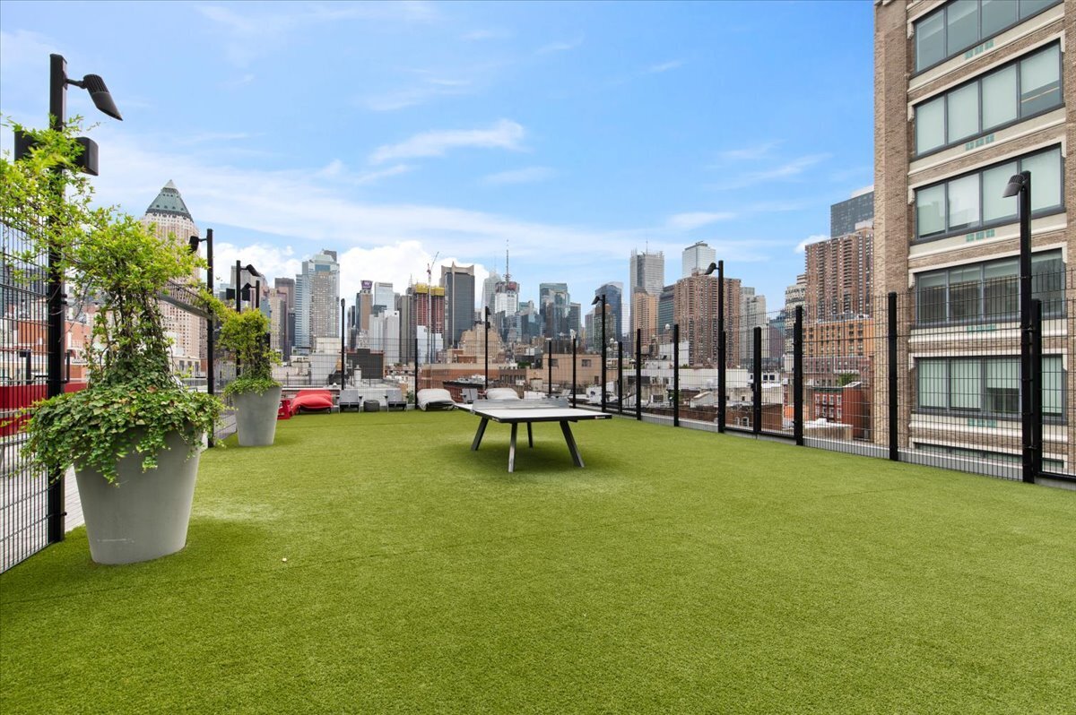 547 West 47th Street 406 Clinton New York NY 10036