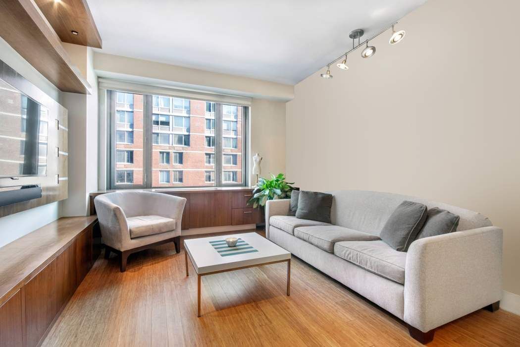 305 West 16th Street 3D Chelsea New York NY 10011