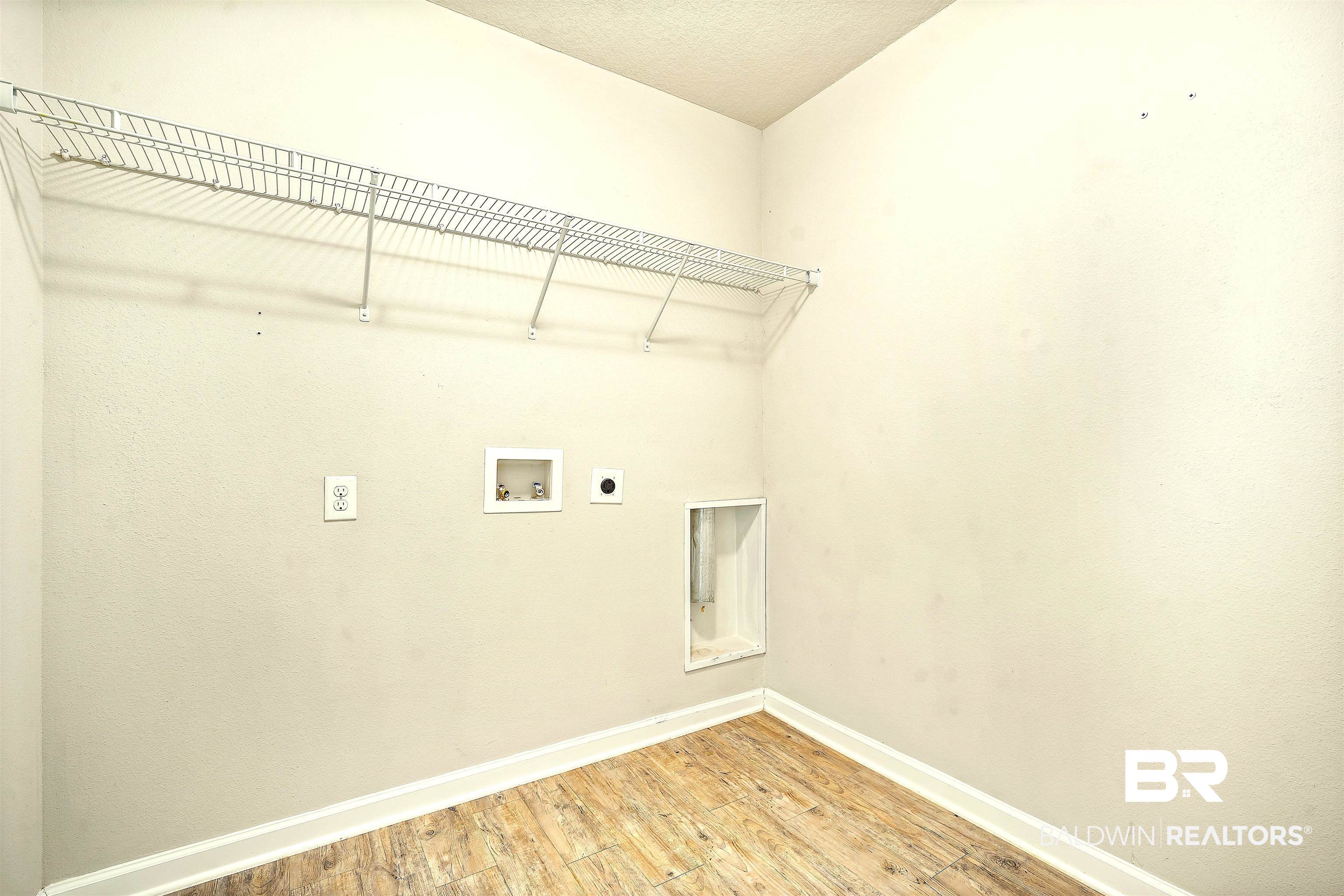 394824 | Photo 28