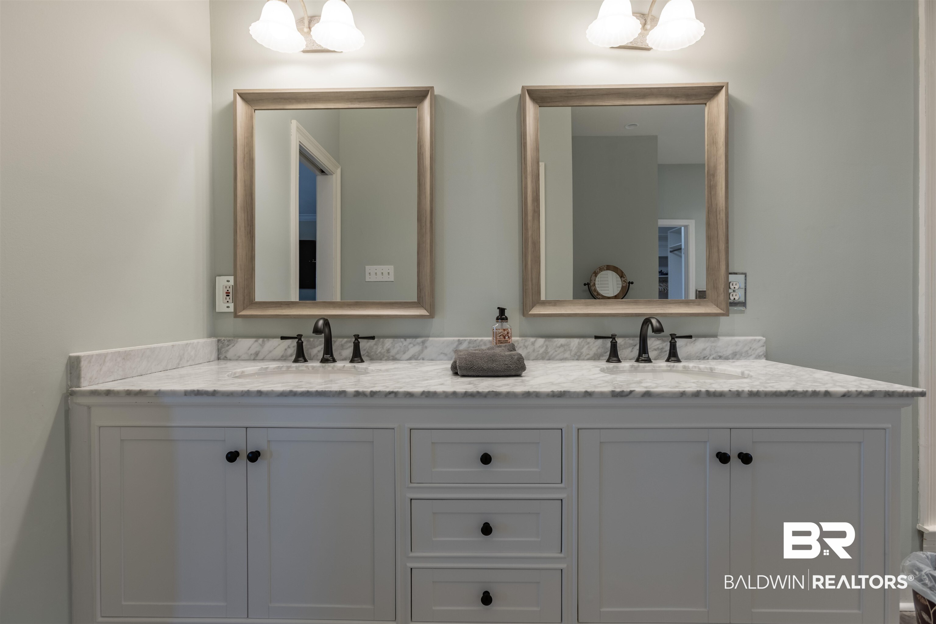 398795 | Photo 21