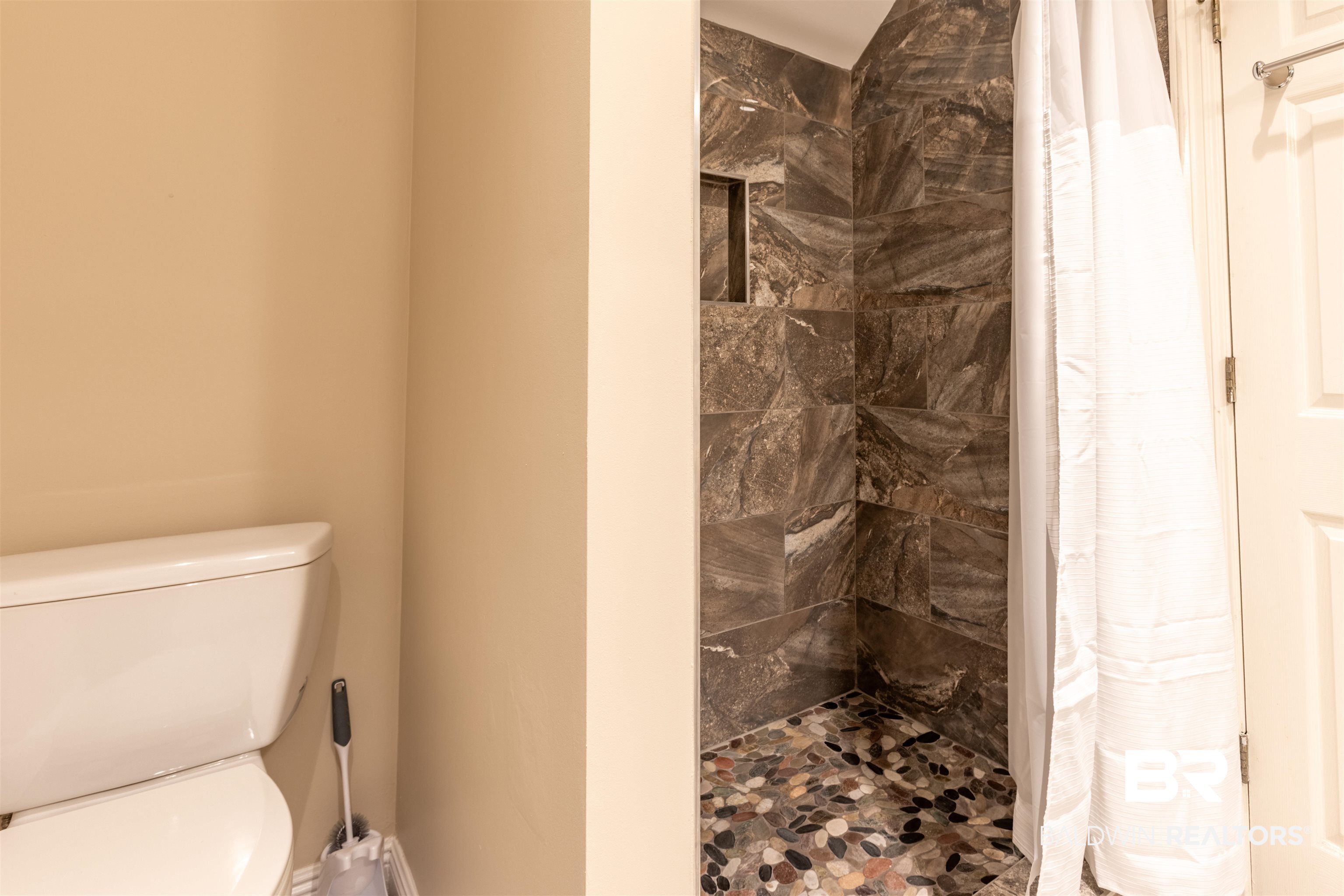 398795 | Photo 41