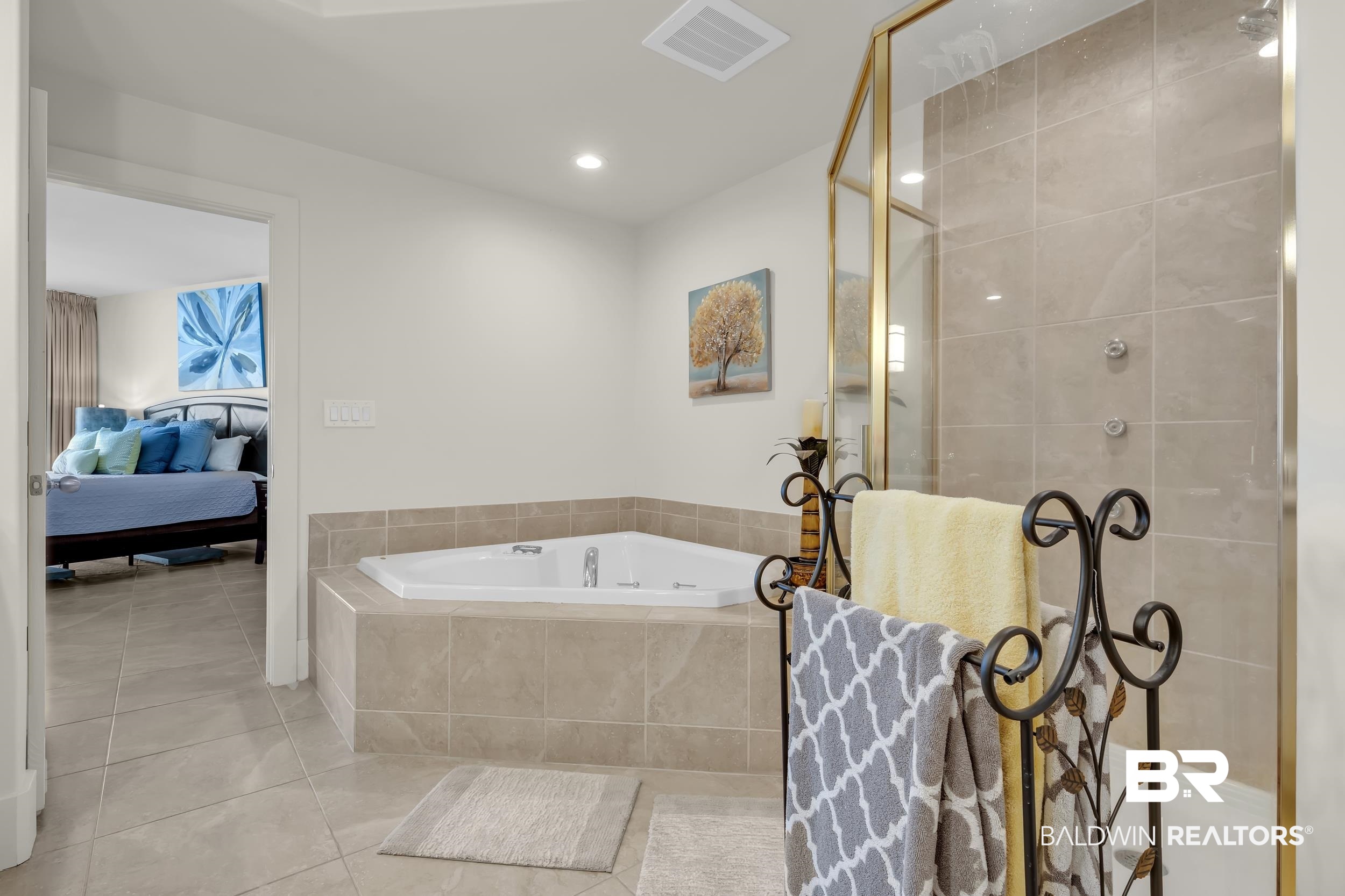 398797 | Photo 25