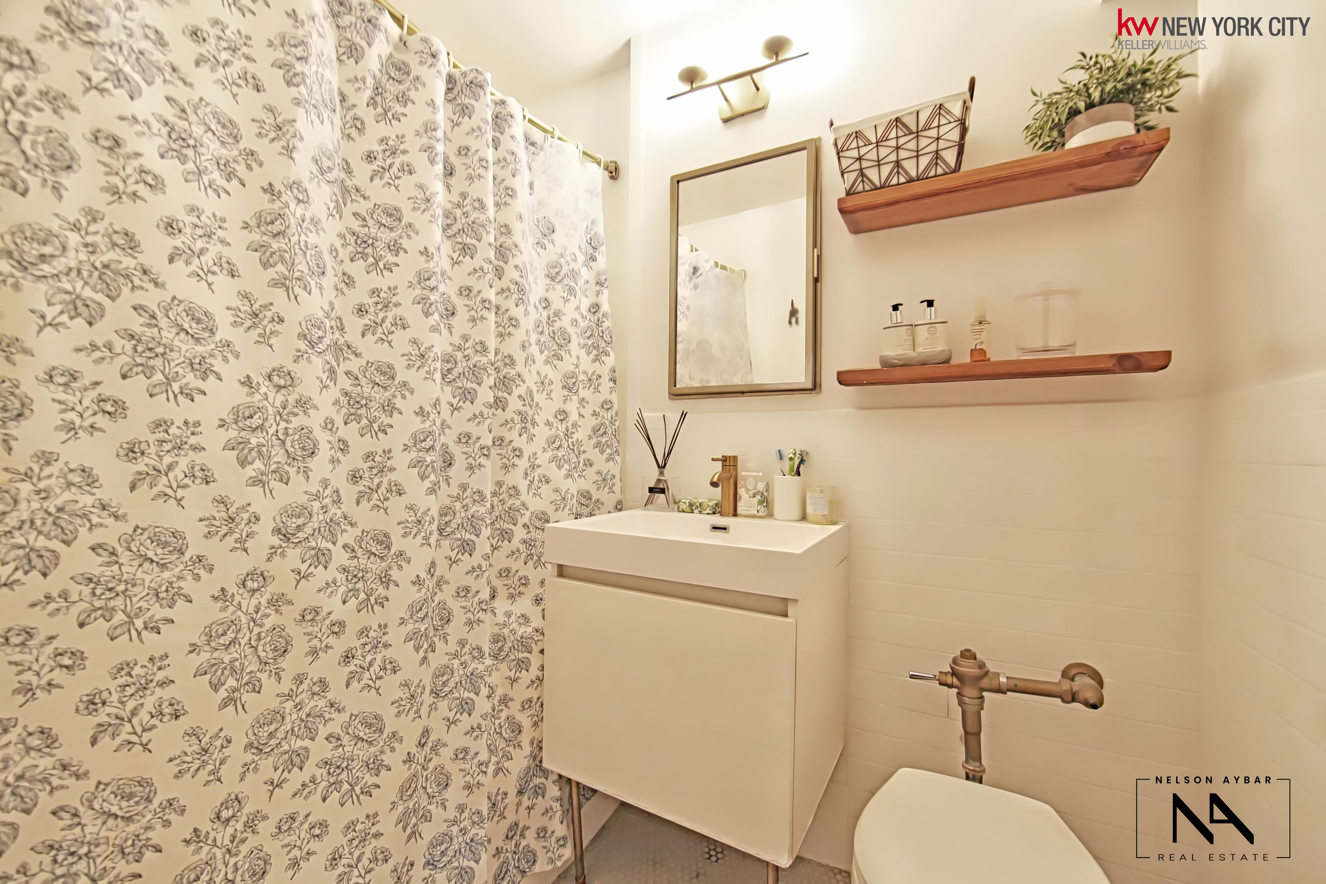 46-01 39th Avenue 103 Sunnyside Gardens Queens NY 11104