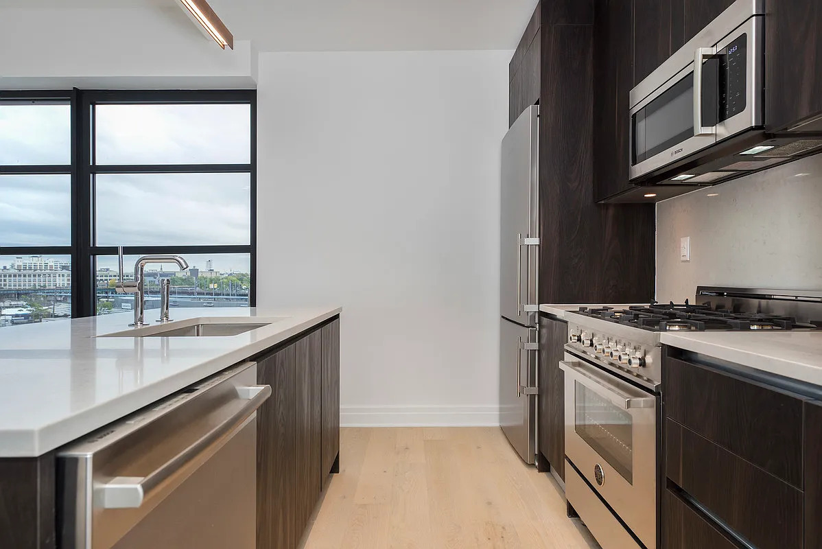 13-33 Jackson Avenue 5D Long Island City Queens NY 11101