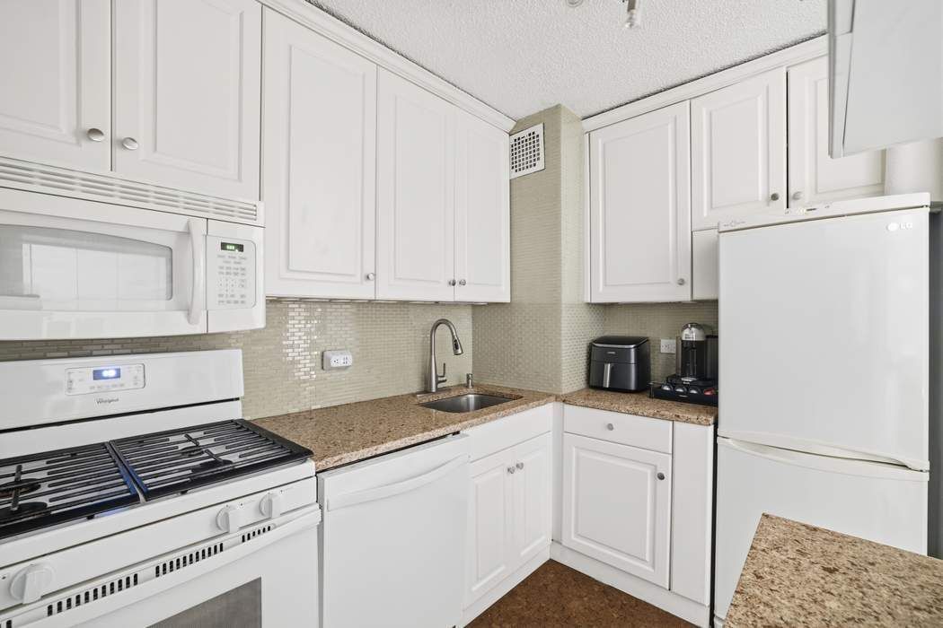 132 East 35th Street Murray Hill New York NY 10016