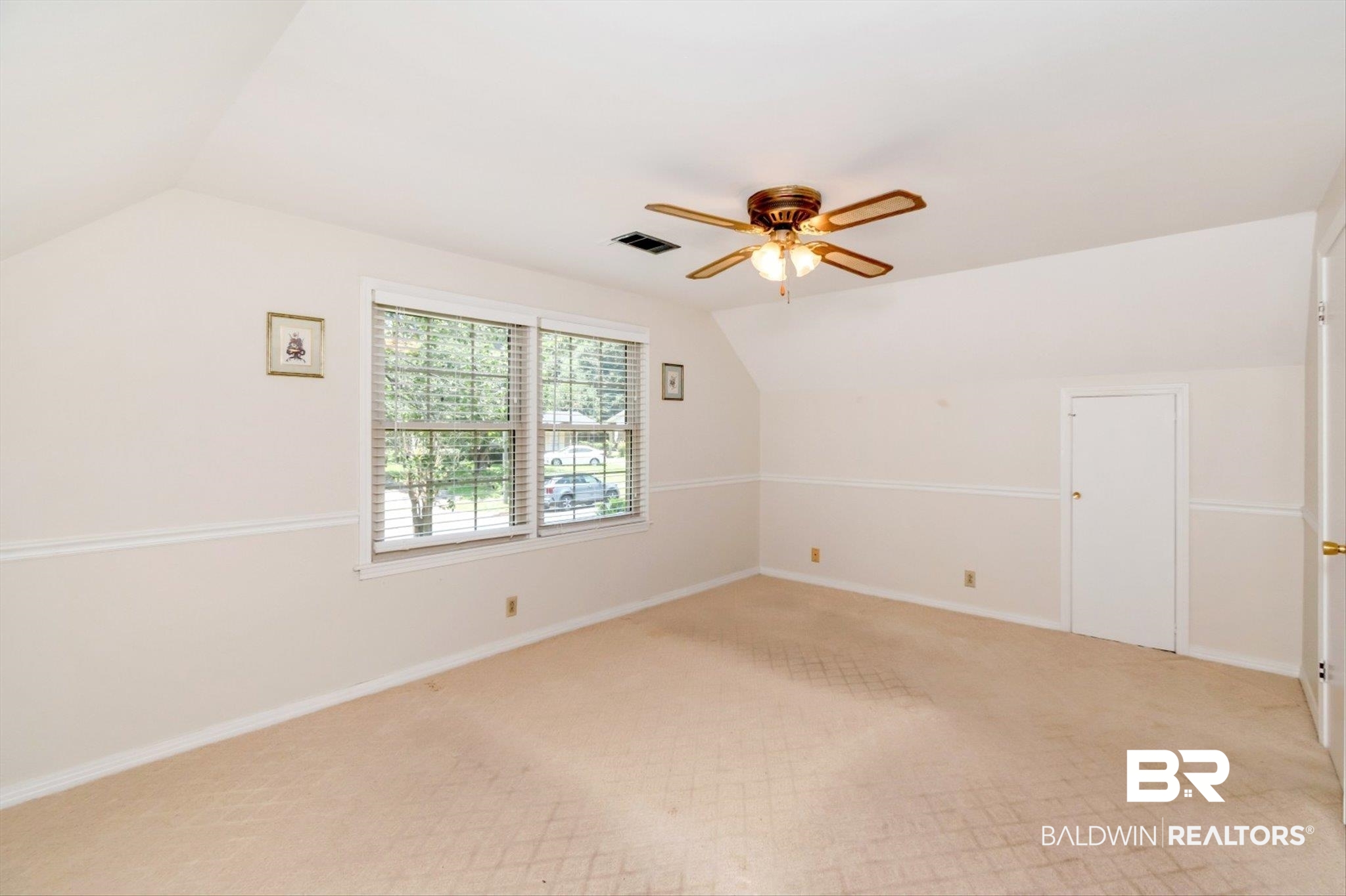 398053 | Photo 23