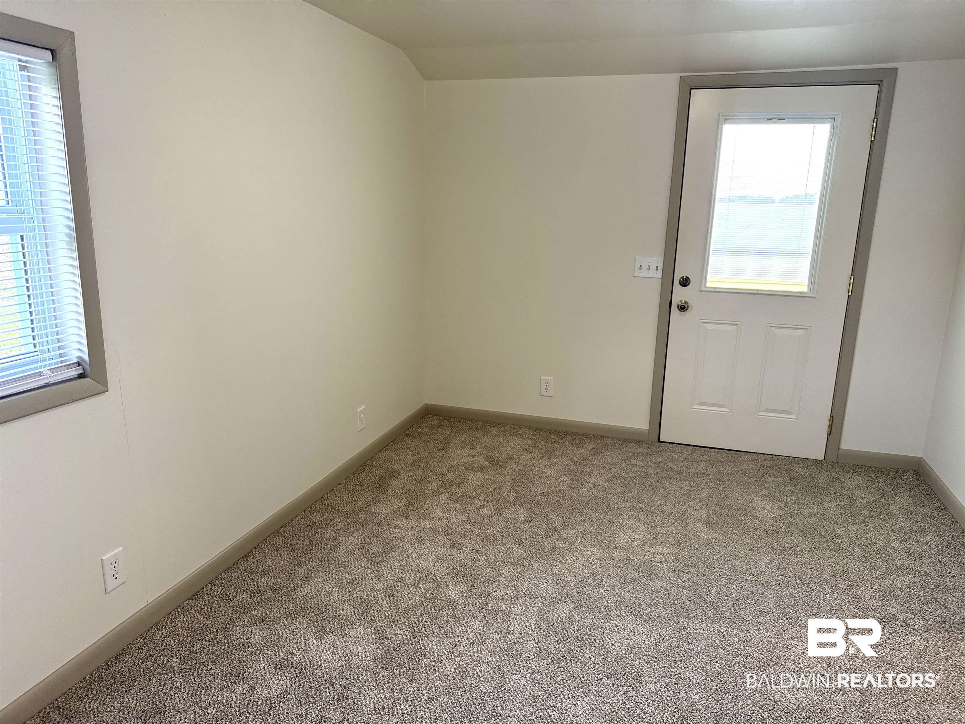 399146 | Photo 26