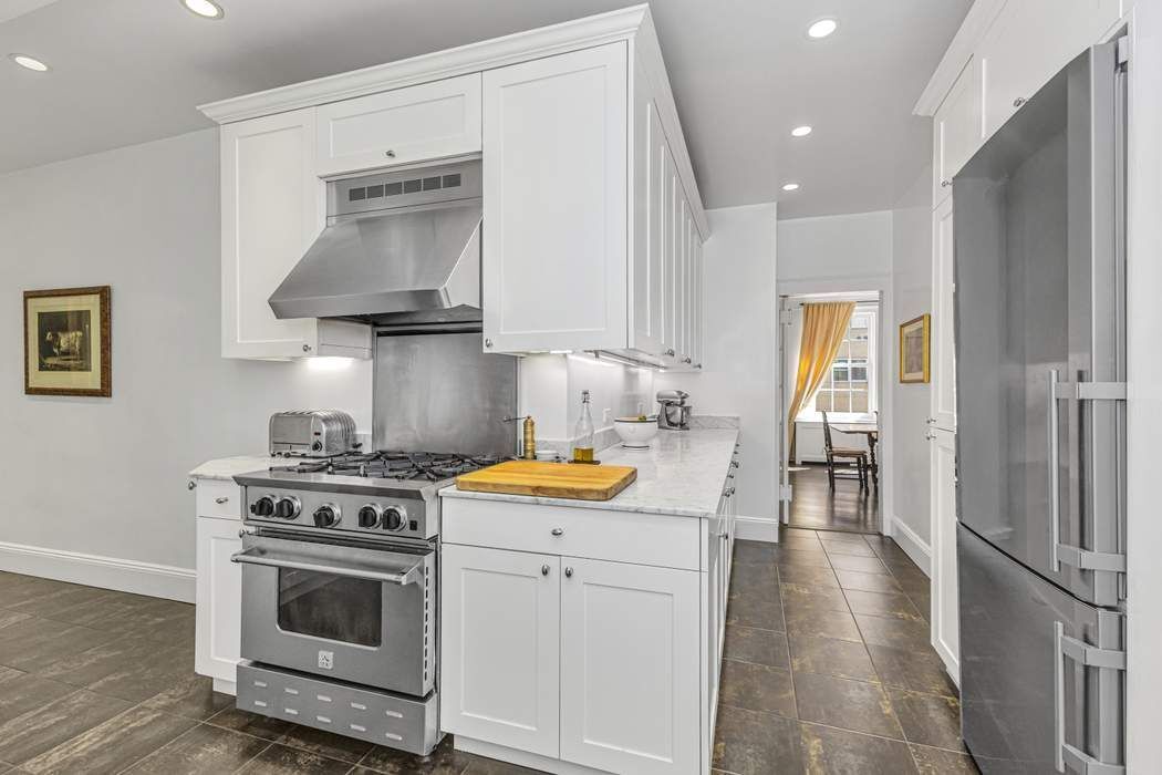 7 Gracie Square 6C Upper East Side New York NY 10128