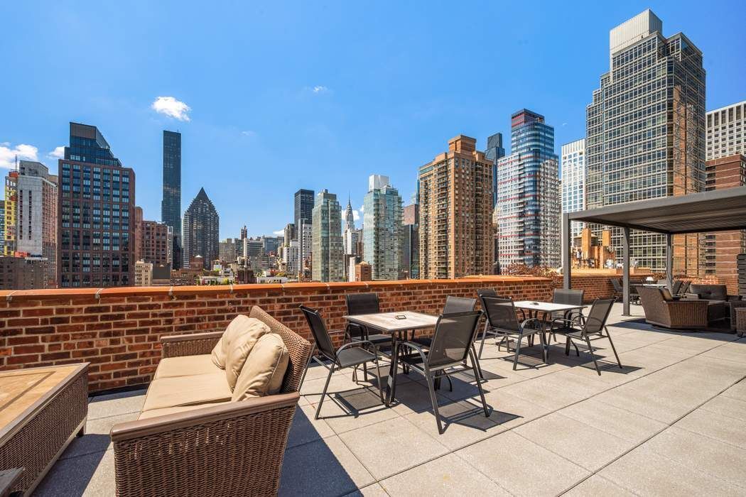 333 East 55th Street 8H Sutton Place New York NY 10022
