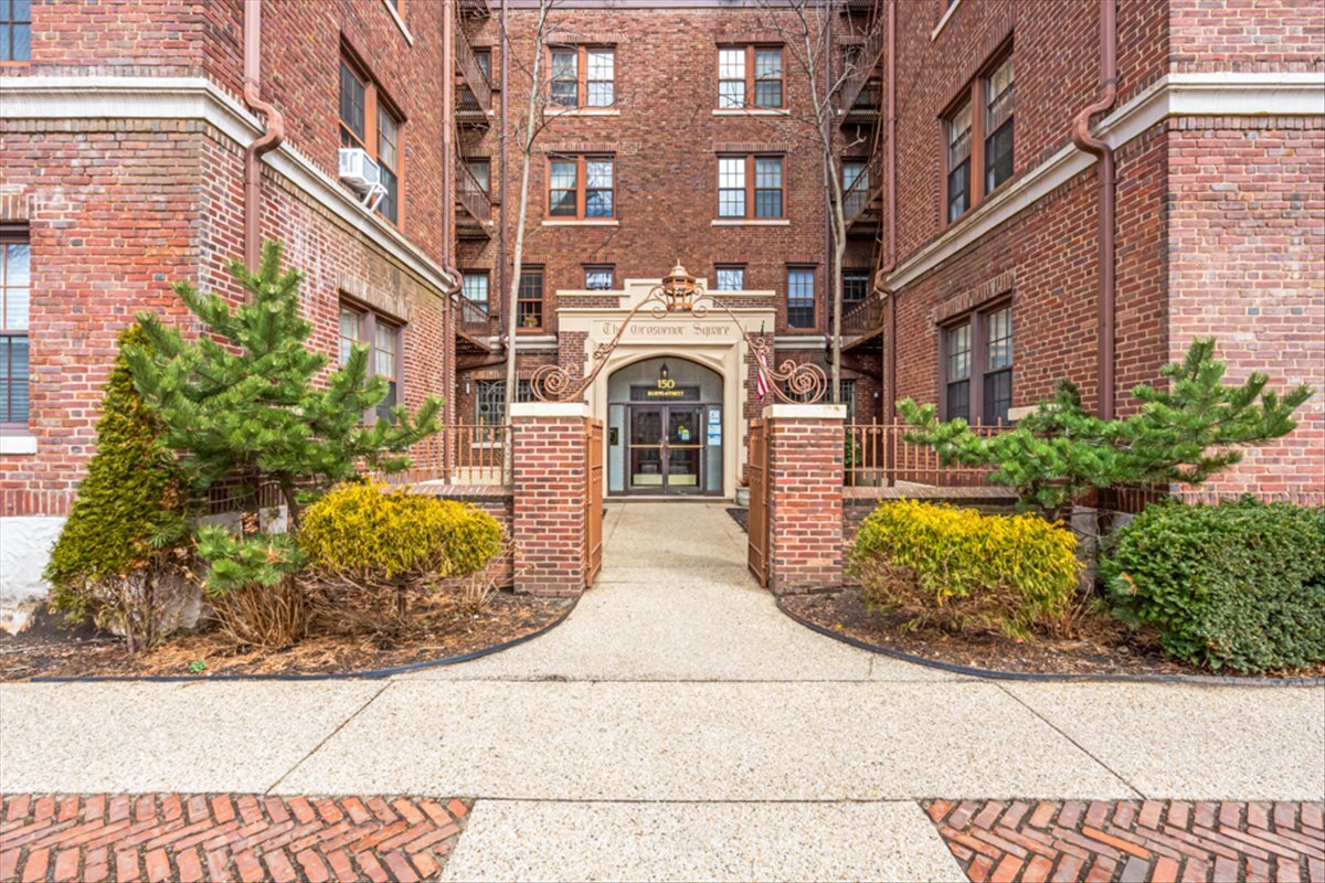 150 Burns Street 2G Forest Hills Queens NY 11375