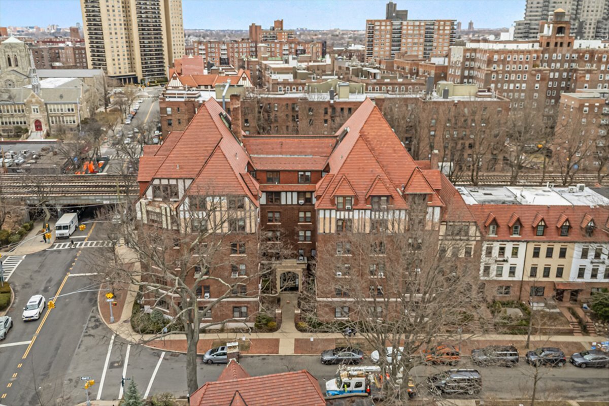 150 Burns Street 2G Forest Hills Queens NY 11375