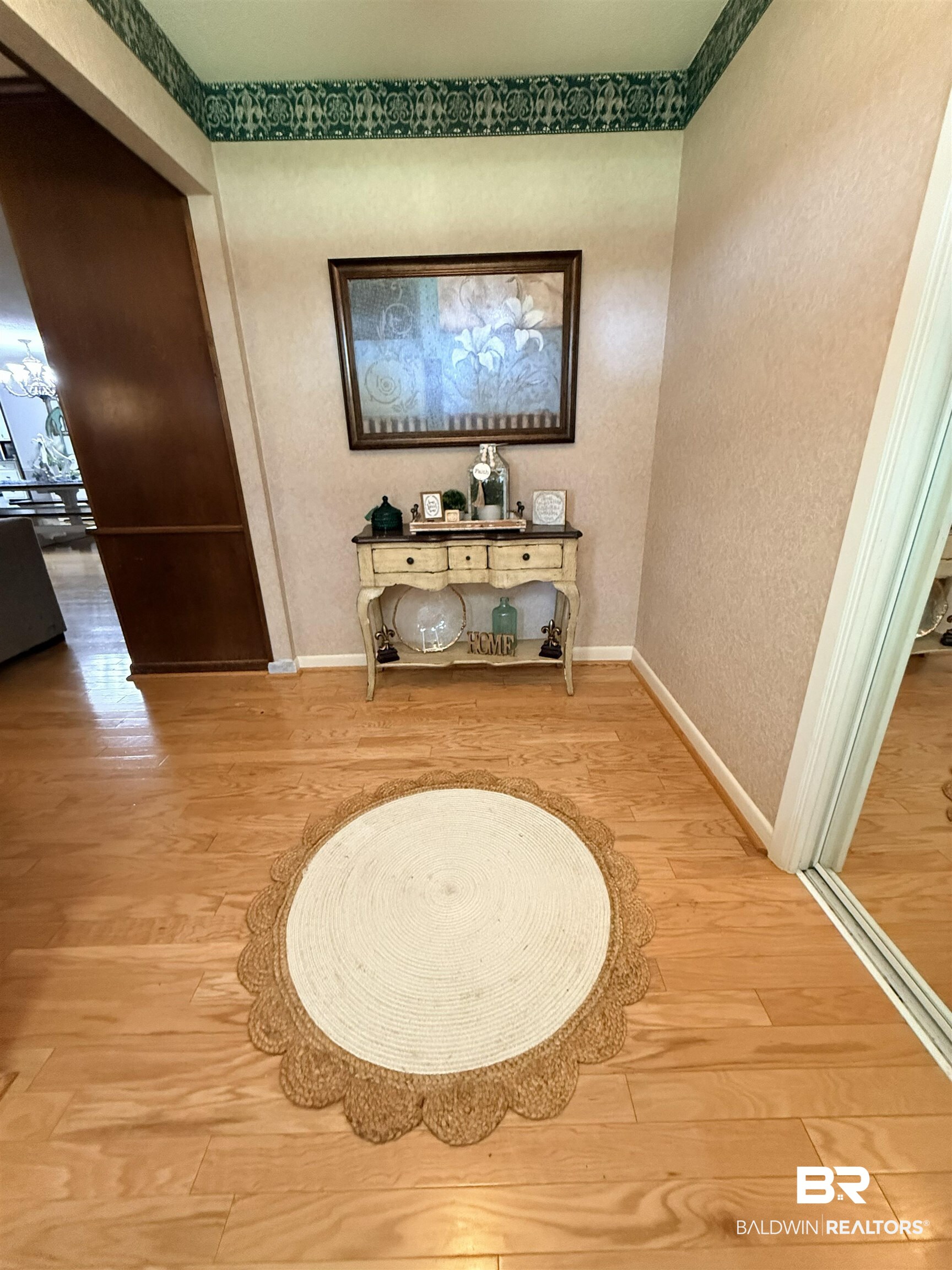 398083 | Photo 22