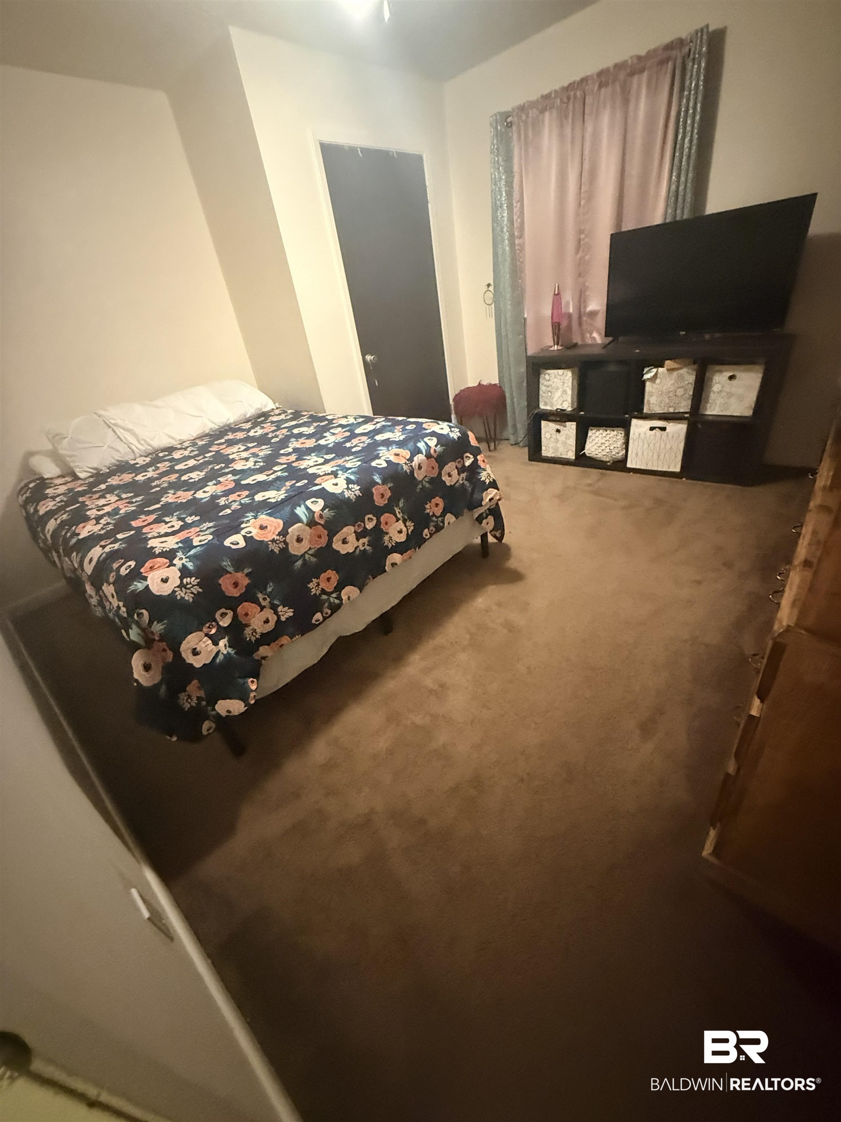 398083 | Photo 36