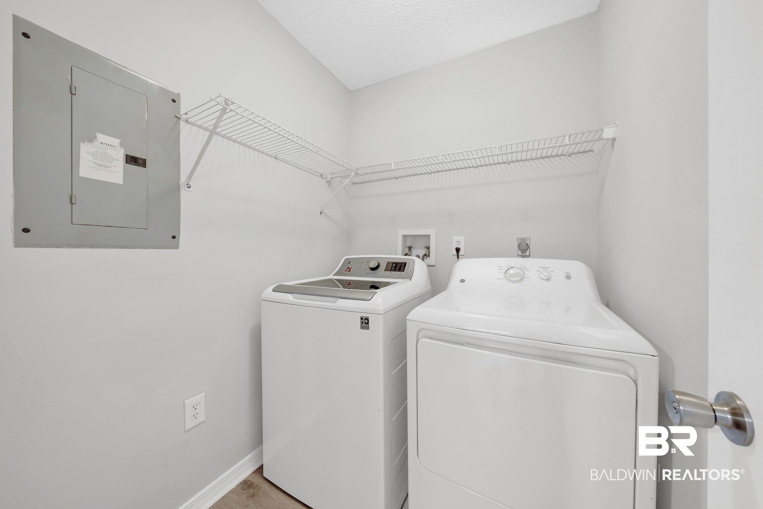 397709 | Photo 23