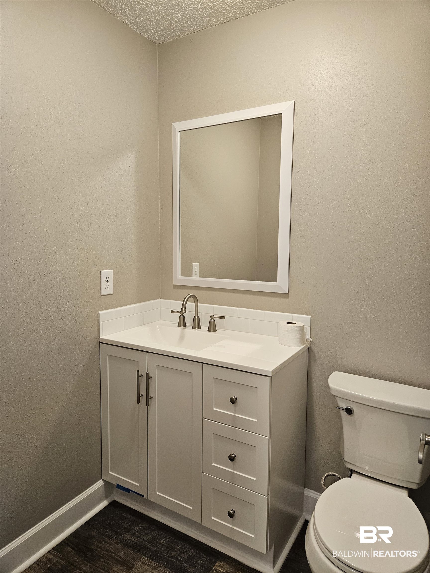 398137 | Photo 23