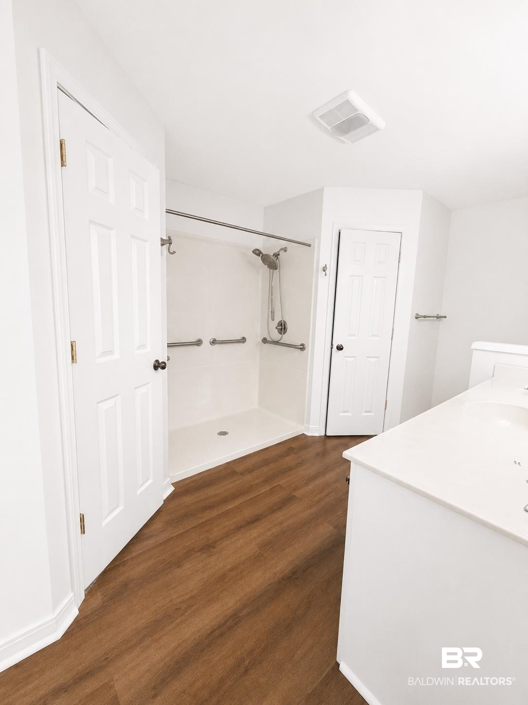 398911 | Photo 24